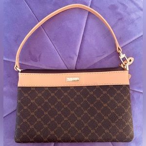 Rioni Wristlet